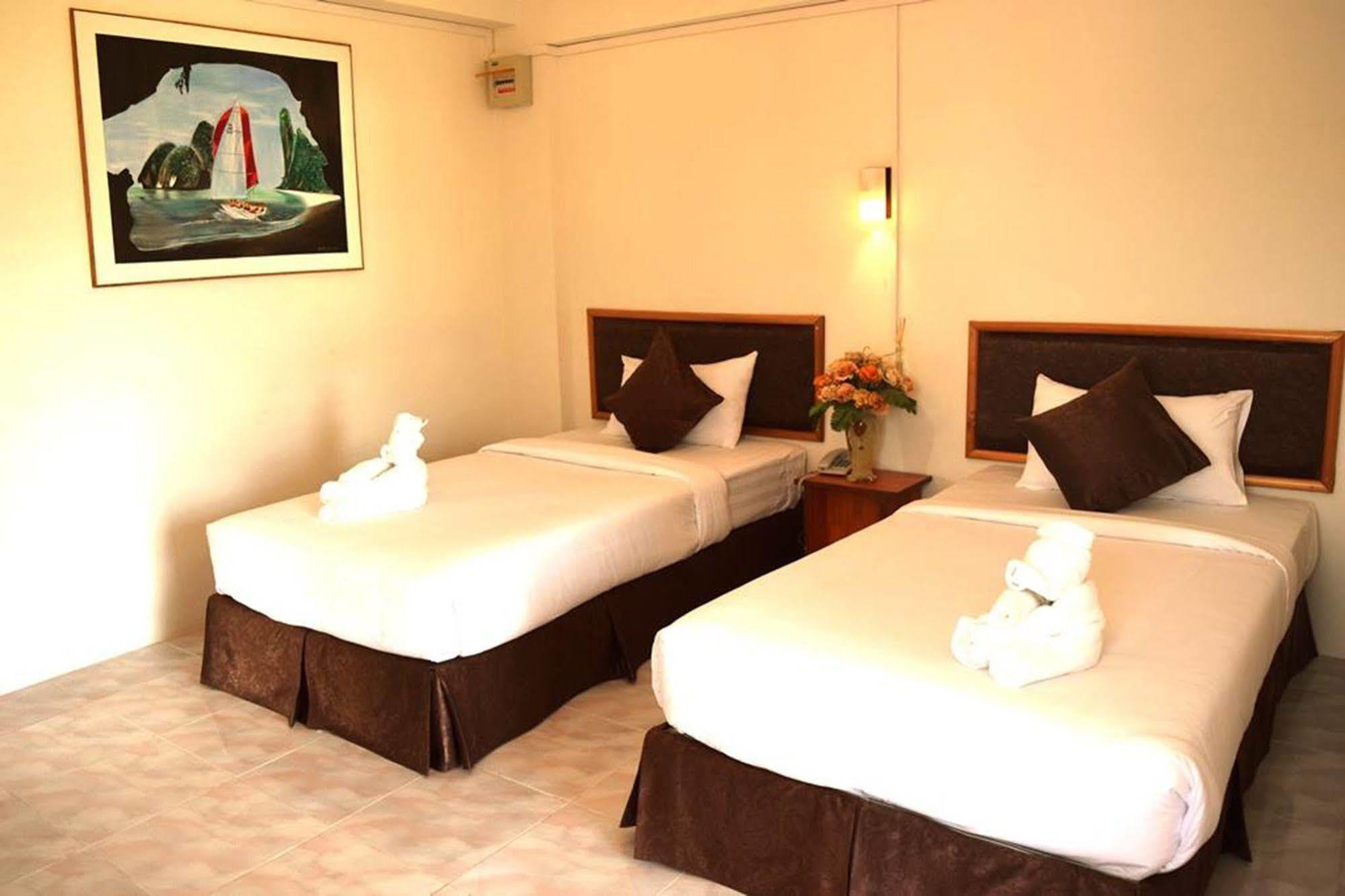 Hotel De Ratt Phuket Exterior foto